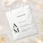 Modern Fun Facts Bold Zwart Initialen Bruiloft Bedankzakje (Geknipt)