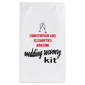 Modern Fun Guest Hangover Recovery Kit Wedding Klein Cadeauzakje (Achterkant)