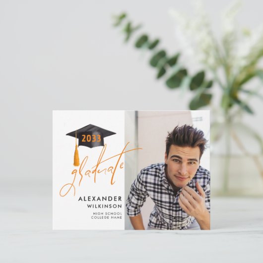 Modern Fun Script Minimalist Chic Photo Afstuderen Uitnodiging Briefkaart (Staand voorkant)