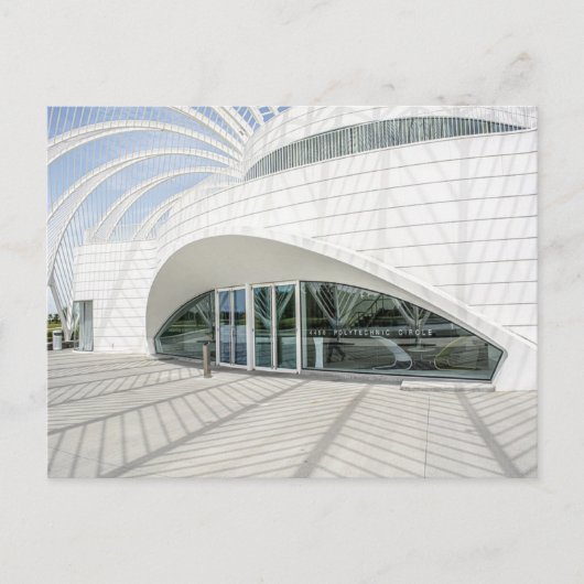 Modern futuristisch wit gebouw briefkaart (Voorkant)