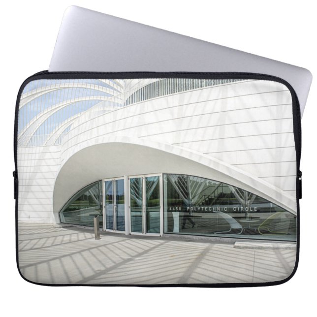 Modern futuristisch wit gebouw laptop sleeve (Voorkant)