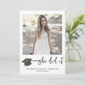 Modern geborsteld Afstuderen Pet Afstuderen foto Aankondiging (Staand voorkant)