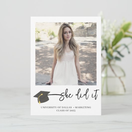 Modern geborsteld Afstuderen Pet Afstuderen foto Aankondiging (Staand voorkant)