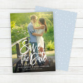 Modern Geborsteld Script Huwelijksfoto Dusty Blue Save The Date