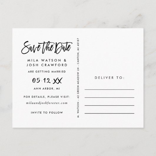 Modern Geborsteld Script Huwelijksfoto Sla de datu Aankondigingskaart (Achterkant)