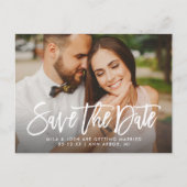 Modern Geborsteld Script Huwelijksfoto Sla de datu Aankondigingskaart (Voorkant)