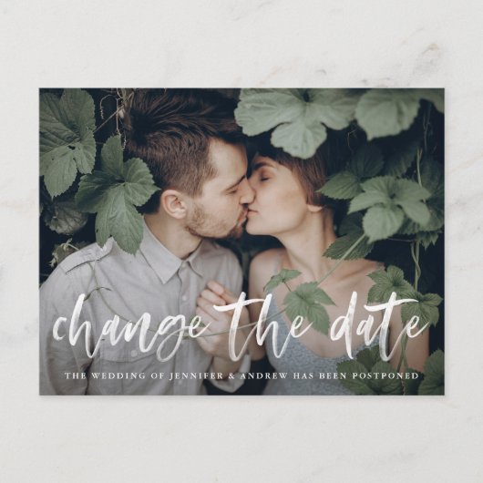 Modern geborsteld Script Photo Wijzig de datum Aankondigingskaart (Voorkant)