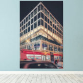 Modern gebouw 's nachts met verkeer canvas afdruk (Insitu (Houten vloer))
