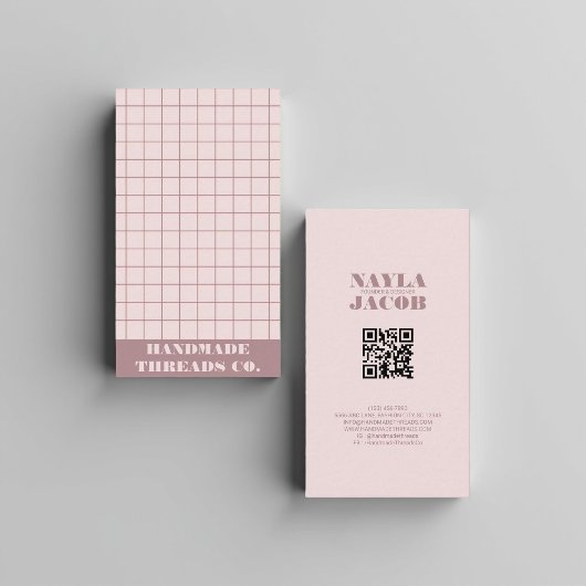 Modern gedempt Paarse geruit patroon QR-code Visitekaartje