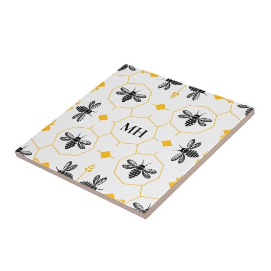 Modern geel bijenpatroon Elegant zwart monogram Tegeltje (Zijkant)