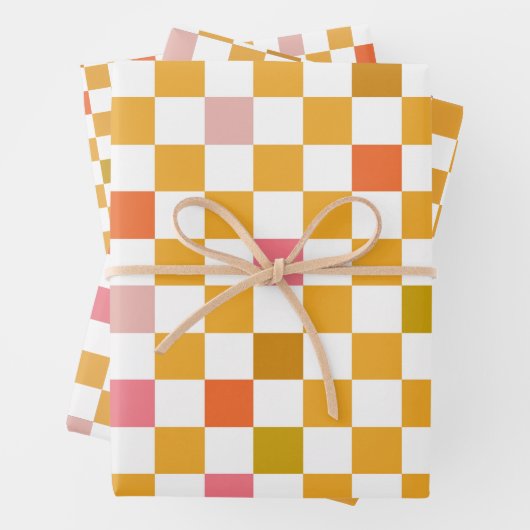 Modern geel geruit inpakpapier (In situ)