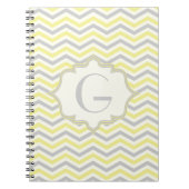 Modern geel, grijs, ivoorchevron patroon aangepast notitieboek (Voorkant)