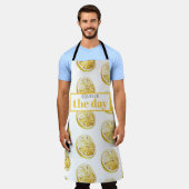 Modern geel lemonpatroon en knijp de dag in schort (Gedragen)