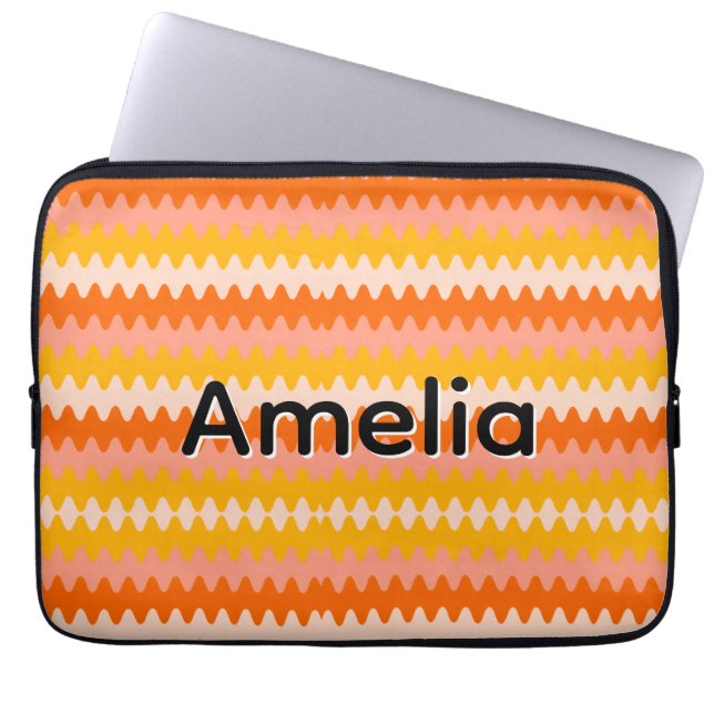 Modern Geel, Oranje & Wit Zig Zag Patroon Laptop Sleeve (Voorkant)