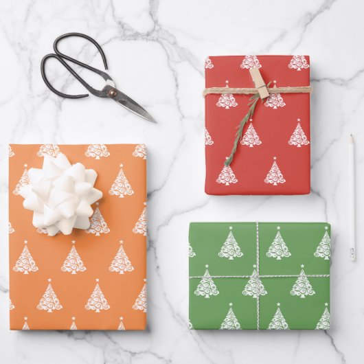 Modern geel rood groen kerstboom patroon inpakpapier vel (Voorkant)