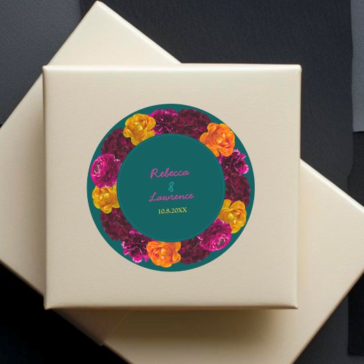 Modern geel roze groen bloemen bruiloft monogram ronde sticker