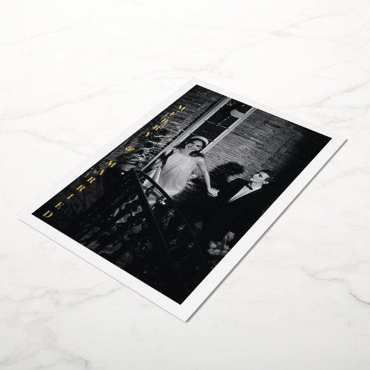 Modern Gelukkig Getrouwd Foto Bruiloft Glam Goud Folie Feestdagenkaart (Gedraaid)