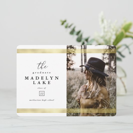 Modern Geometric and Gold Stripe Photo Afstuderen Aankondiging (Staand voorkant)