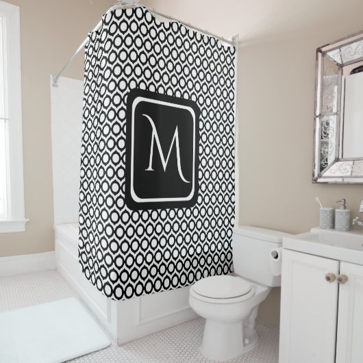Modern Geometric Monogram Black White Douchegordijn (In situ)