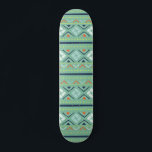 Modern Geometric Tribal Green Blue Pattern Persoonlijk Skateboard<br><div class="desc">Het moderne Geometrische Groene Blauwe Patroontekenbord van het Tribaal kenmerkt een kleurrijk geometrisch patroon in groen,  blauw,  oranje en wit. Ontworpen door ©Evco Studio www.zazzle.com/store/evcostudio</div>
