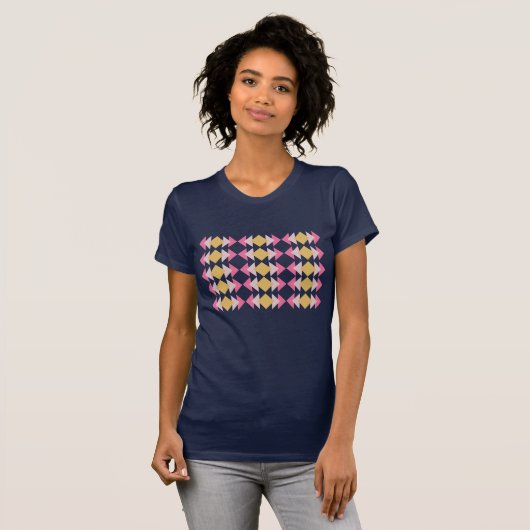 Modern geometrische driehoekspatroon in roze en go t-shirt (Voorkant volledig)