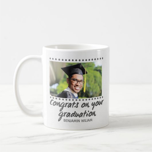 Modern gepersonaliseerd Afstuderen cadeau voor jon Koffiemok (Links)