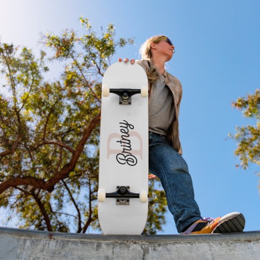 Modern gepersonaliseerd monogram en naam Pastel Pi Persoonlijk Skateboard (Buiten 1)
