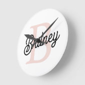 Modern gepersonaliseerd monogram en naam Pastel Pi Ronde Klok (Hoek)