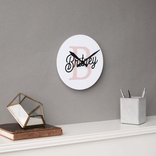 Modern gepersonaliseerd monogram en naam Pastel Pi Ronde Klok (Kantoor)