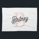 Modern gepersonaliseerd monogram en naam Pastel Pi Theedoek<br><div class="desc">Introductie van onze moderne gepersonaliseerde Monogram en Naam Pastel Roze Keukenhanddoek, een stijlvolle toevoeging aan uw keukendecor. Deze keukenhanddoek heeft een eigentijds design in zacht pastelroze, gepersonaliseerd met uw monogram en naam voor een aangepaste touch. Perfect voor het drogen van gerechten, het afvegen van werkbladen, of als een decoratief accent,...</div>