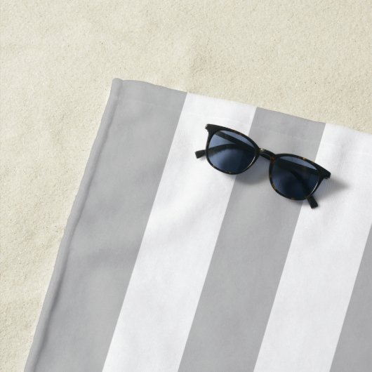 Modern gepersonaliseerd monogram strandlaken (In situ)