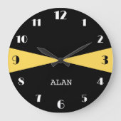 Modern gepersonaliseerd zwart wit en mosterdgeel grote klok (Voorkant)