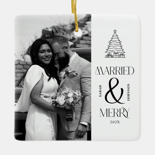 Modern Getrouwd en Vrolijk Pas getrouwd Boog Kerst Keramisch Ornament (Voorkant)