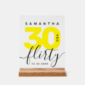 Modern Girly Bright Yellow 30 en Flirty Verjaardag Acryl Bord (Voorkant)