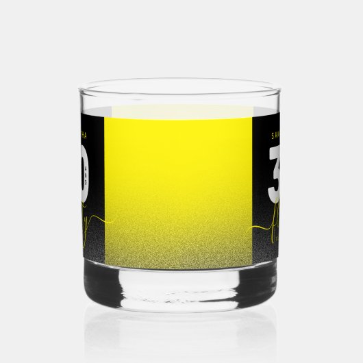 Modern Girly Bright Yellow 30 en Vlirty Whisky Glas (Links)