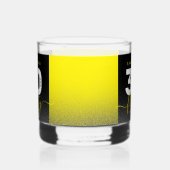 Modern Girly Bright Yellow 30 en Vlirty Whisky Glas (Rechts)