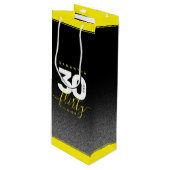 Modern Girly Bright Yellow 30 en Vlirty Wijn Cadeautas (Voorkant Gekanteld)