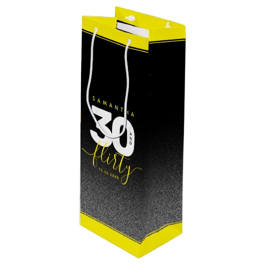 Modern Girly Bright Yellow 30 en Vlirty Wijn Cadeautas (Voorkant Gekanteld)