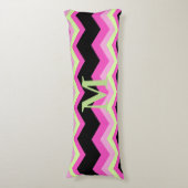 Modern Girly Zigzag Patroon Zwart Fuchsia Chevron Lichaamskussen (Voorkant Verticaal)