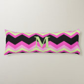 Modern Girly Zigzag Patroon Zwart Fuchsia Chevron Lichaamskussen (Voorkant)