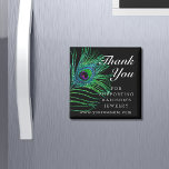 Modern Glitter Feather Boho Chic Bedankt Magneet<br><div class="desc">Moderne Glitter Feather Bho Chic Dank u Kleine BedrijfsPromotionele Magnet kenmerkt vredesveren in groen, blauw en paars op een zwarte achtergrond met de tekst "Dank u"in elegant modern calligrafie wit manuscript. Alle tekst en achtergrondkleuren kunnen worden aangepast. Personaliseer door de tekst in het verstrekte tekstvakje uit te geven. Ontworpen door...</div>