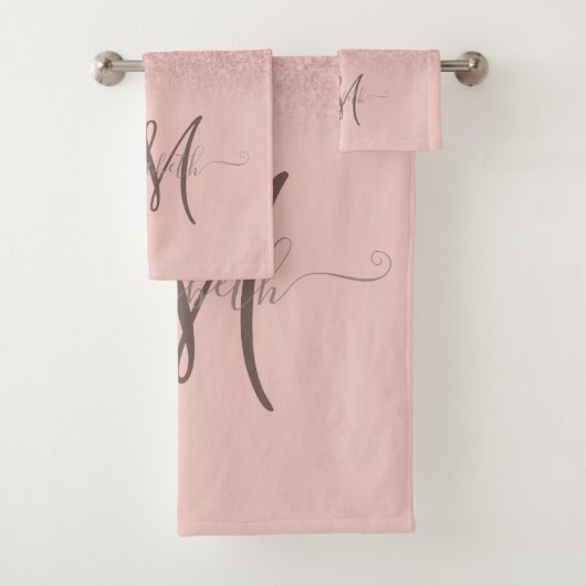 Modern Glitter Sequin Ombre Roos Gold Monogram Bad Handdoek (Insitu)