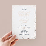 Modern Glitz Rehearsal Dinner Folie Uitnodiging<br><div class="desc">Een heerlijk elegant trouwrepetitief diner met een gouden folieconfetti grens en een stijlvolle mix van moderne lettertypen. Gebruik de ontwerpgereedschappen om achtergrondkleur te kiezen,  personaliseer de tekst,  verander lettertypen en kleuren en creëer uw eigen unieke ontwerp.</div>