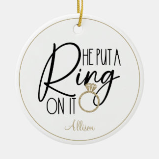 Modern Gold Black Name Hij heeft er een rondje op Keramisch Ornament