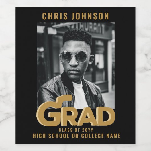 Modern Gold Bold Typography Graduation Party Wijn Etiket (Enkel label)