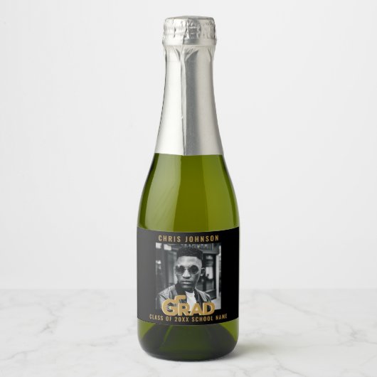 Modern Gold Bold Typography Photo Graduparty Sparkling Wijnetiket (Voorkant)