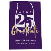 Modern Gold Calligrafie Paars Afstuderen Medium Cadeauzakje (Voorkant)
