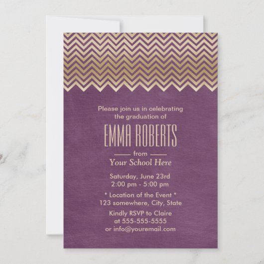 Modern Gold Chevron Stripes Paars Afstuderen Kaart (Voorkant)