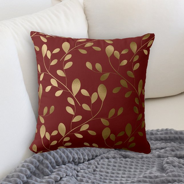Modern Gold Leaf Pattern op Maroon Red Kussen (Creator heeft geüpload)