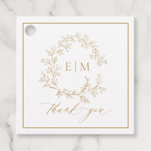 Modern Gold Leafy Crest Monogram Weddenschap Bedankjes Labels (Voorkant)